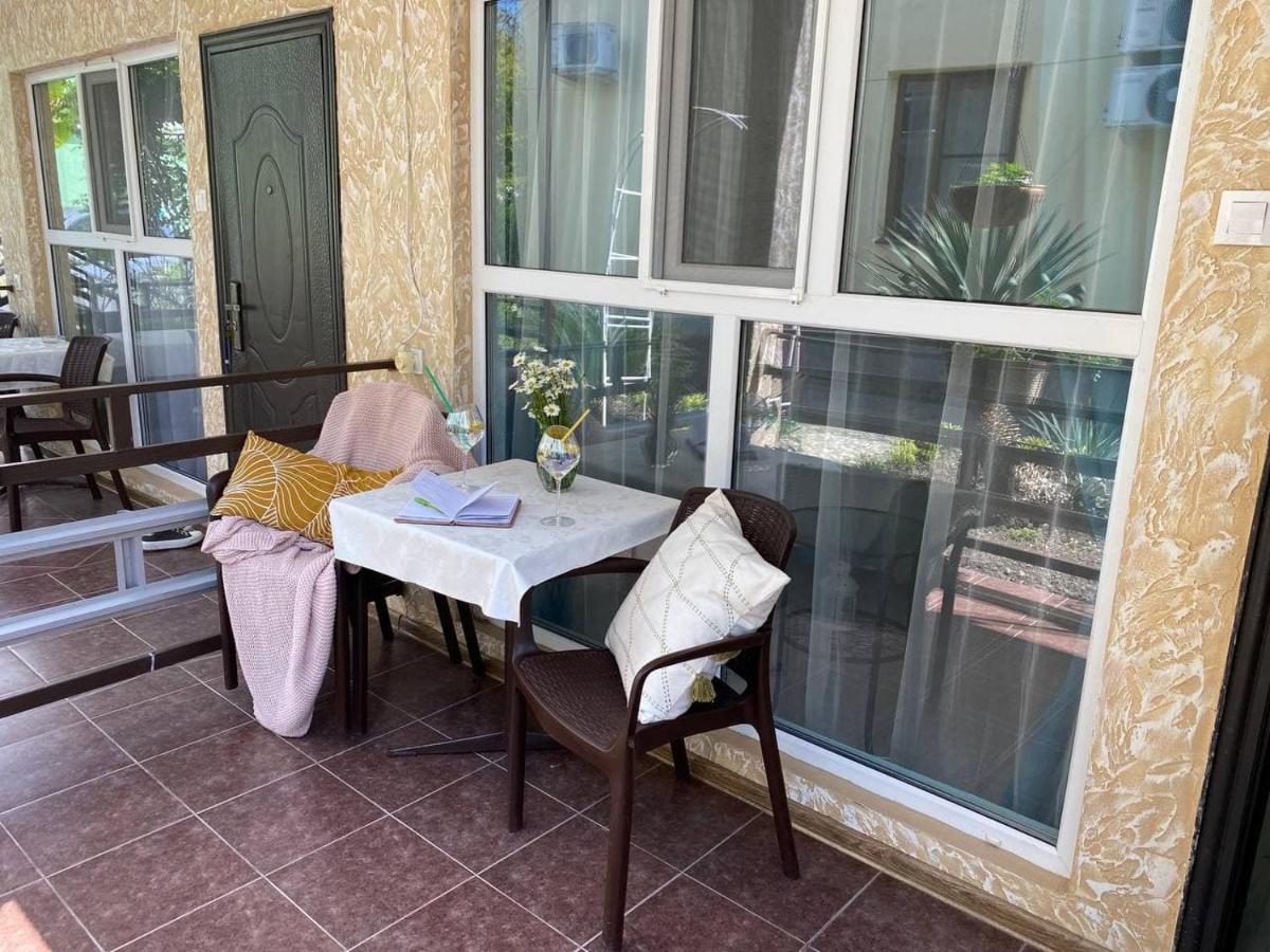 Мини-Отель Дарья В Пицунде Pitsunda Exterior foto